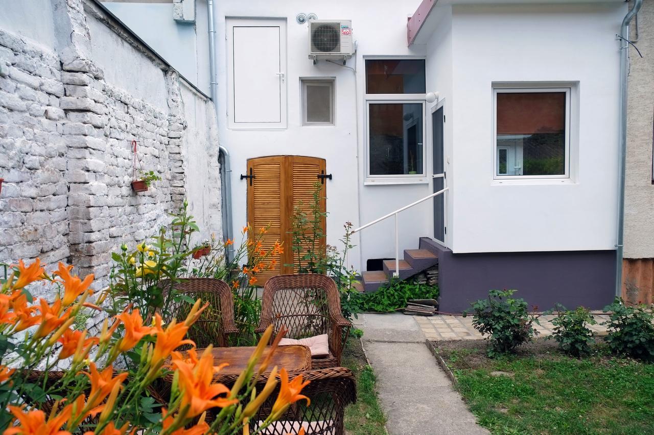 Oaza Centar Apartment โนวีซาด ภายนอก รูปภาพ